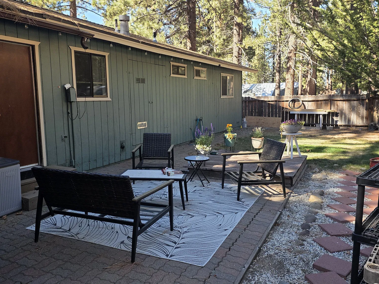 3 bed, 1200 sqft, $3,300 — Photo 3