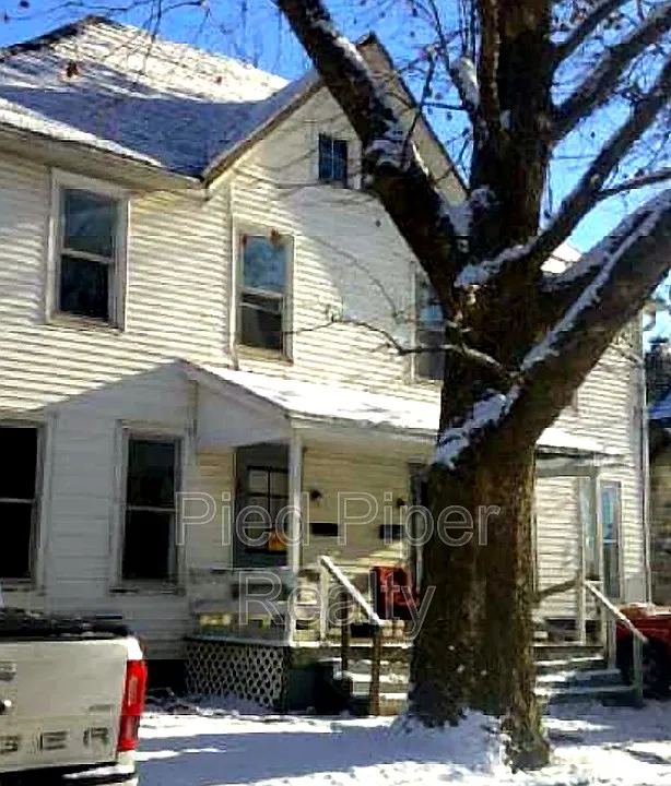 311 N Chicago Ave