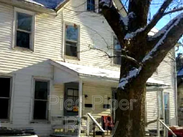 311 N Chicago Ave, Freeport, IL 61032