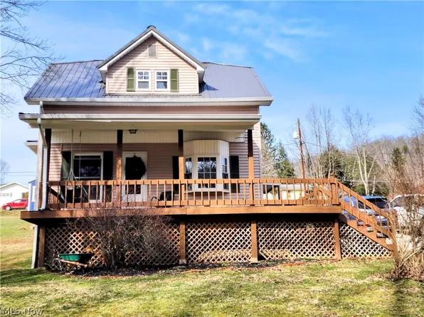 121 McDougal Dr, Pennsboro, WV 26415