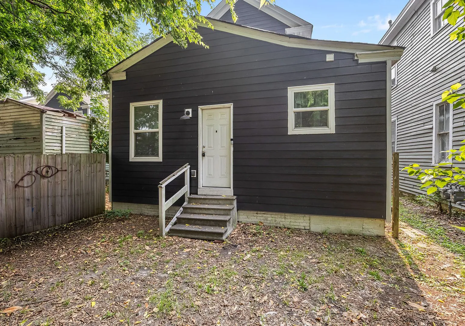 126 Linden Avenue — Photo 3