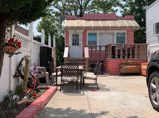 2558 W 16th St, Brooklyn, NY 11214