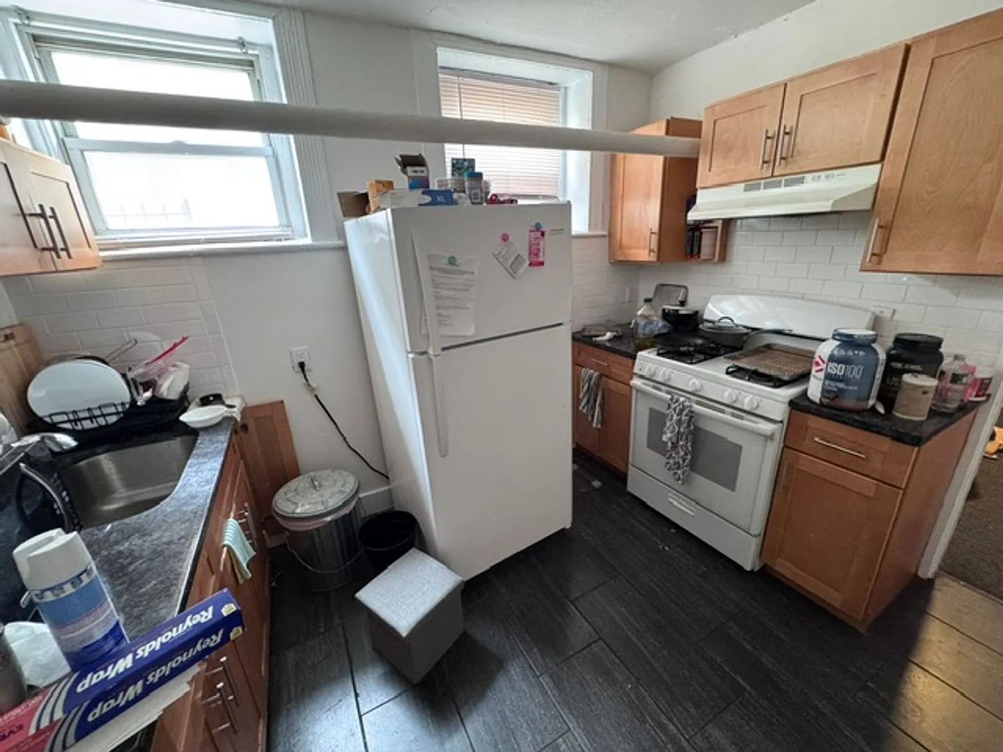 Beautiful two bedroom, heat included, dishwasher — Photo 2
