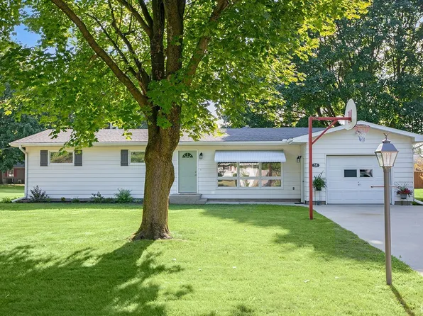 14 Greenway Dr, Goshen, IN 46526