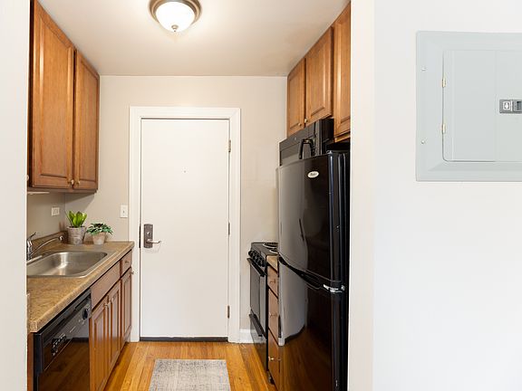 3rd image of 2046 N Orleans St #151