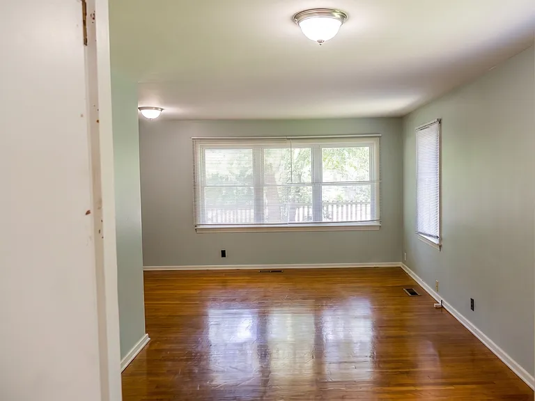 403 Woodlawn Pike — Photo 12