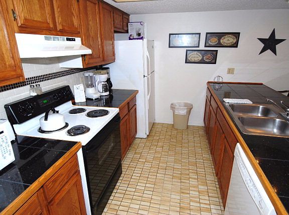 5th image of 111 Morningside Dr #1-201