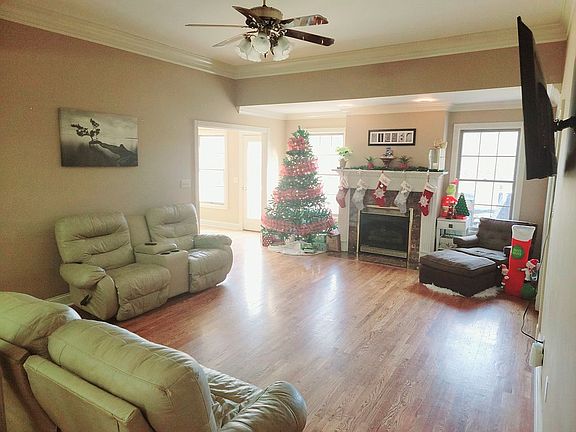 5th image of 329 Savanna Dr