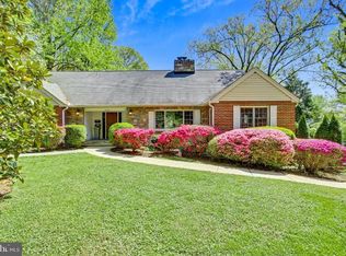 3033 Knoll Dr, Falls Church, VA 22042