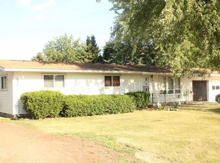 704 SW 8th Ave, Aledo, IL 61231