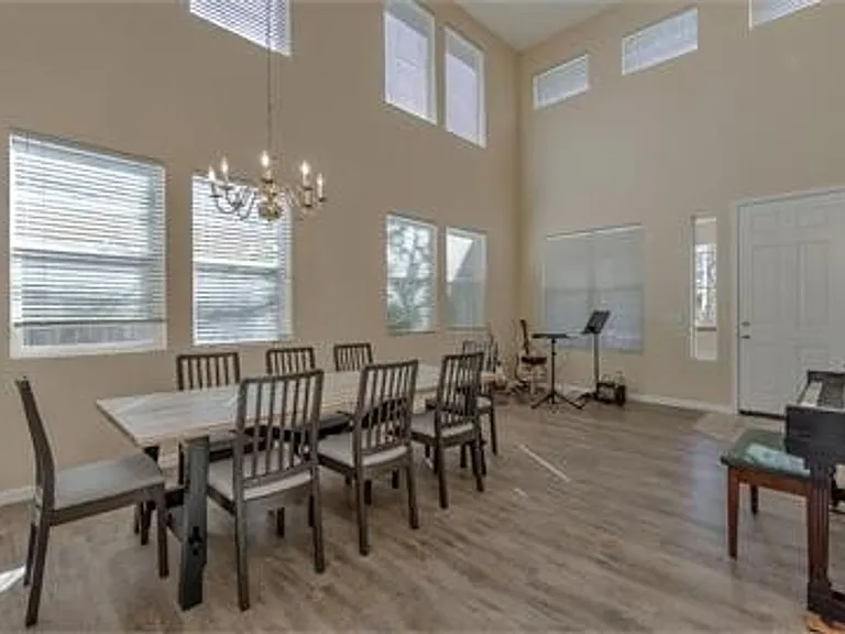 2124 Caravaggio Dr — Photo 2