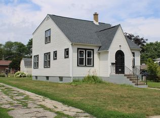 316 Marguerite St, Elgin, IL 60123