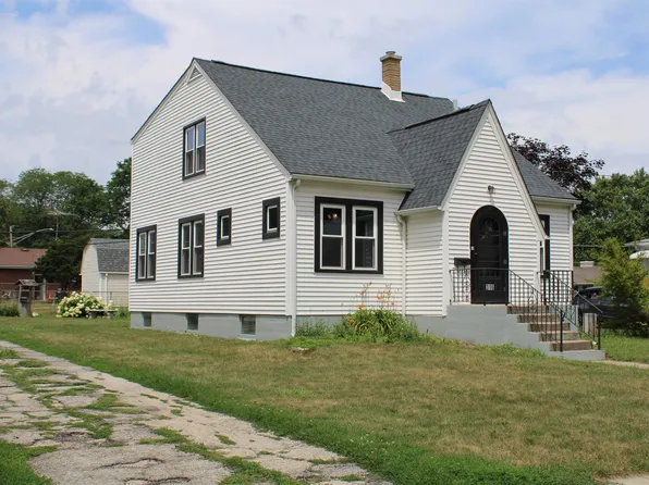 316 Marguerite St, Elgin, IL 60123