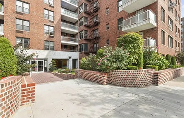 Rented by Douglas Elliman | media 19