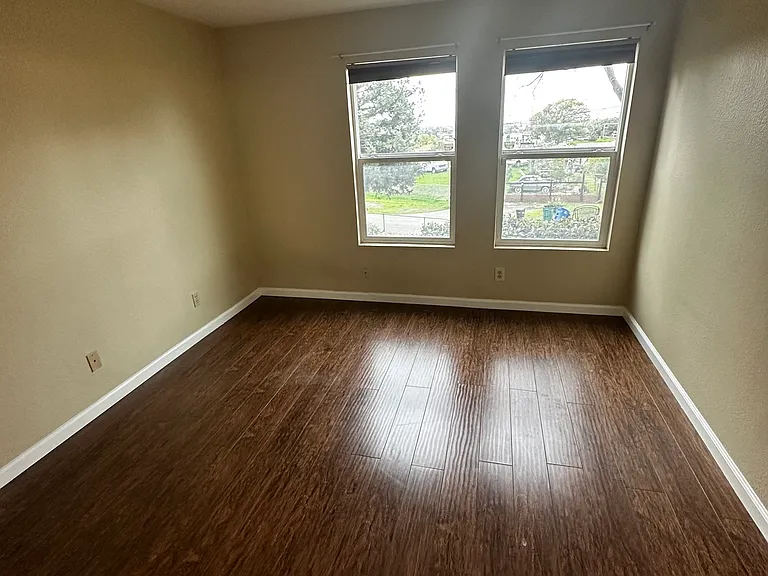 675 Newbury Ln #142 — Photo 7