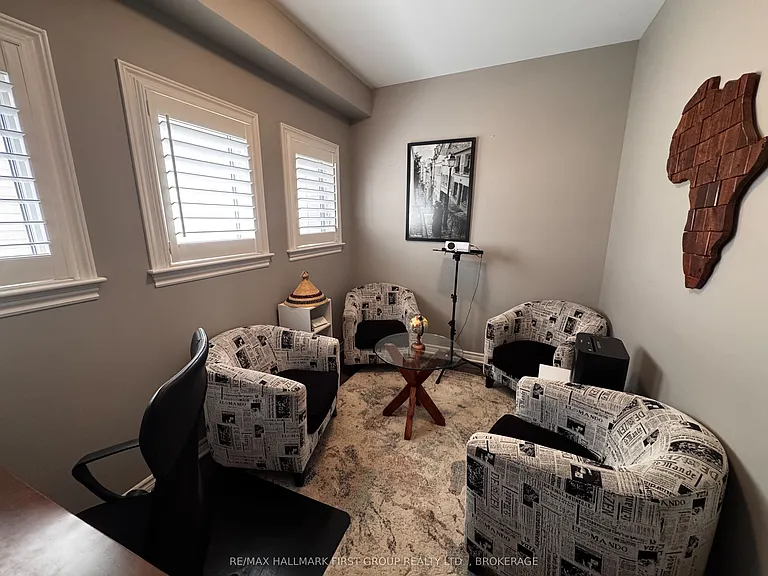 1098 Woodhaven Dr — Photo 21