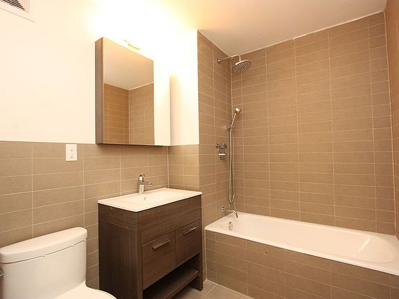 3rd image of 1284 Pacific St APT 1A