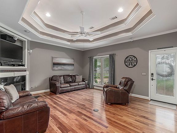 3rd image of 2523 20th St E