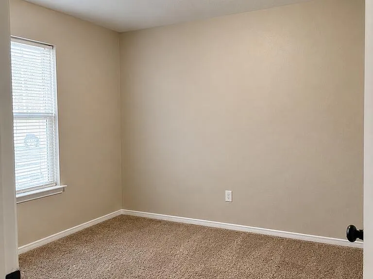 907 Copus Cir — Photo 2