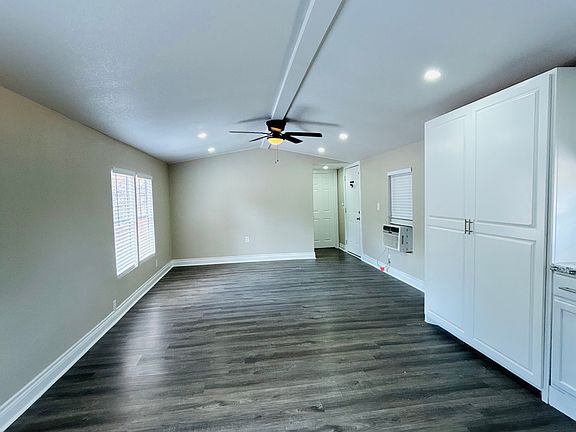 4th image of 110 Pinewood Dr
