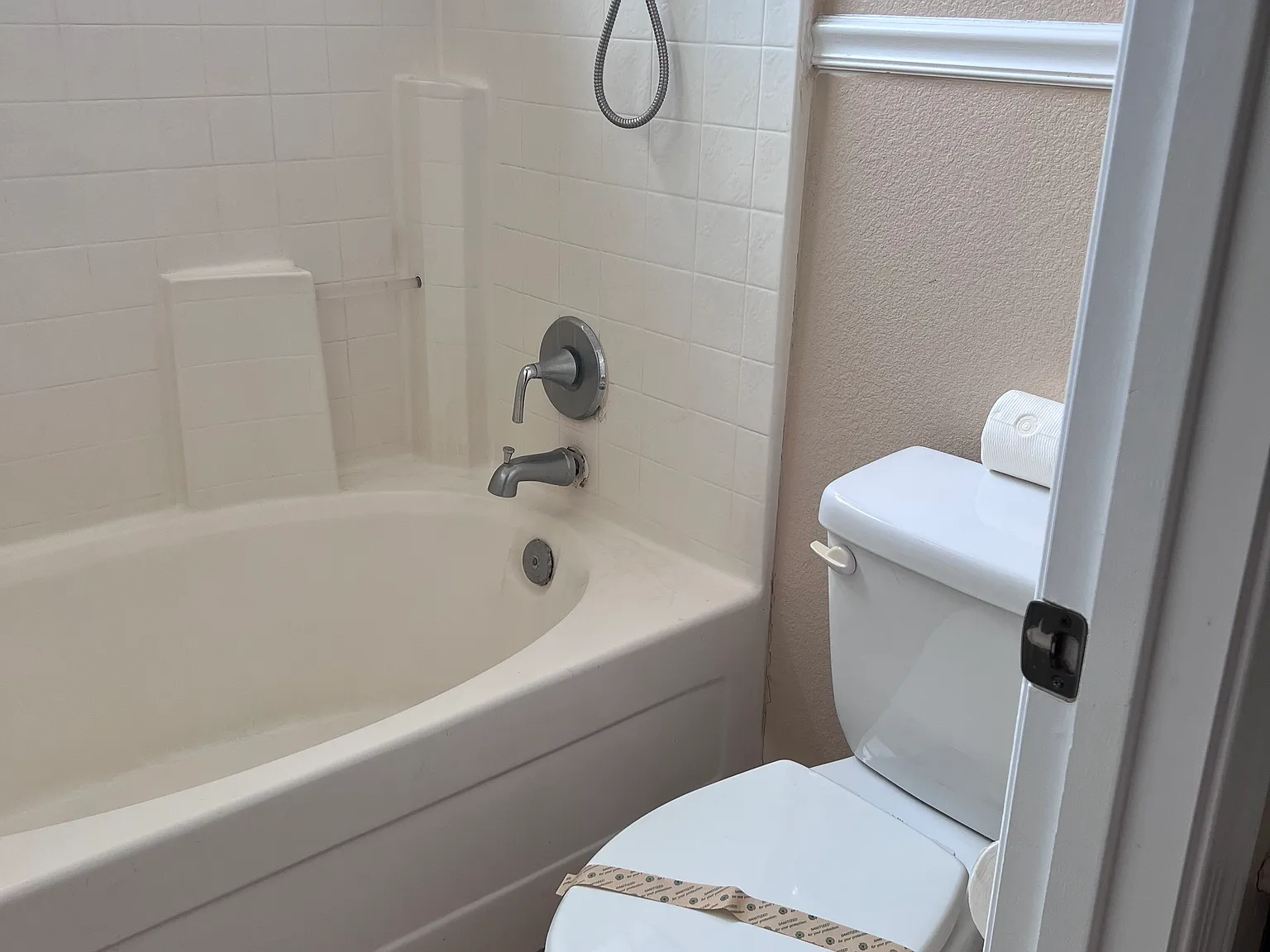 4 bed, 1689 sqft, $2,500 — Photo 4
