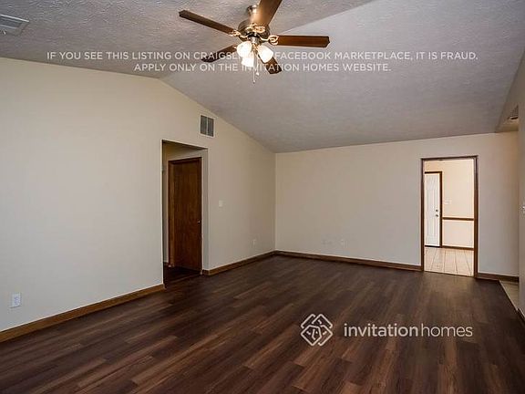4th image of 608 Windsor Dr SE