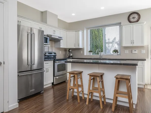 20854 72nd Ave, Langley, BC V2Y 0J1
