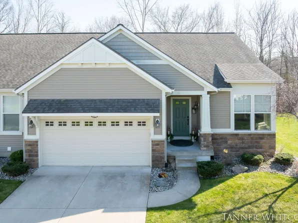 1268 Jakarta Dr SW, Byron Center, MI 49315