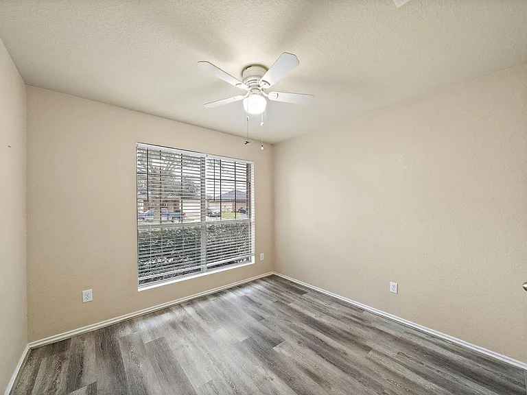 20306 Silent Vale Ln — Photo 7