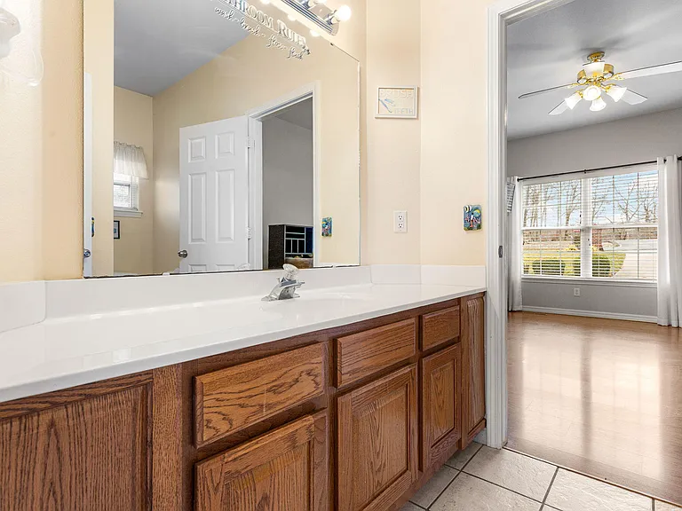852 Silvercliff Way — Photo 44