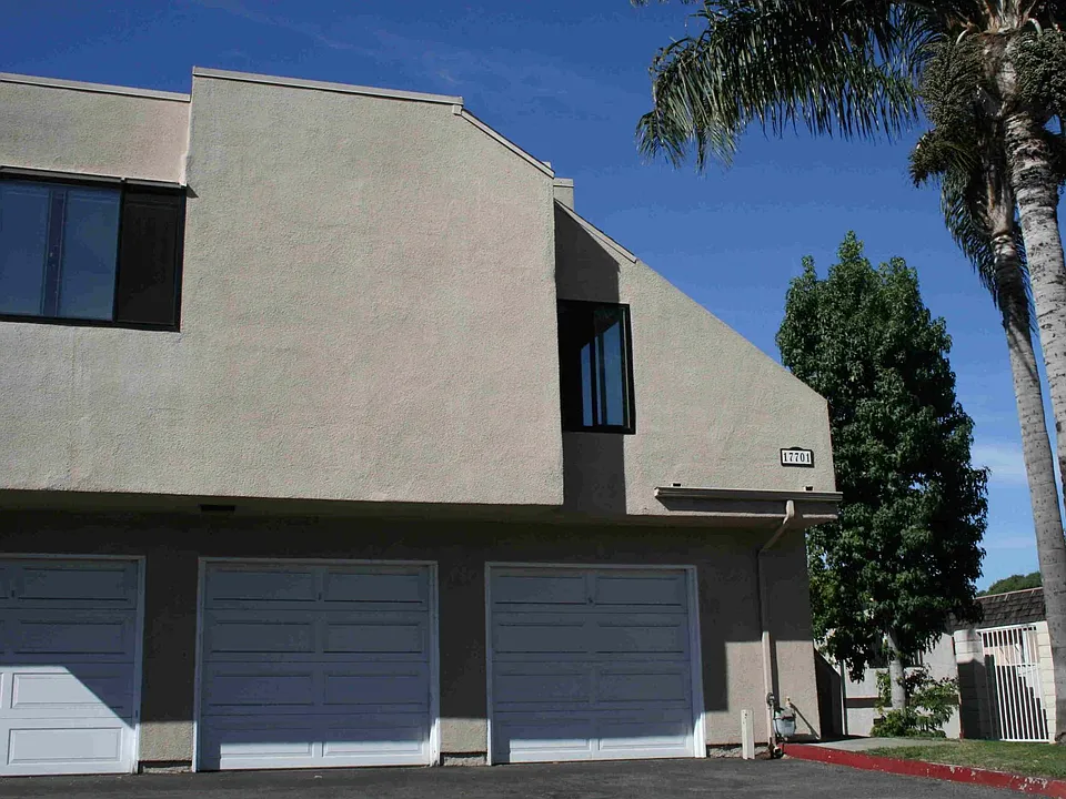 17701 Sergio Cir #202