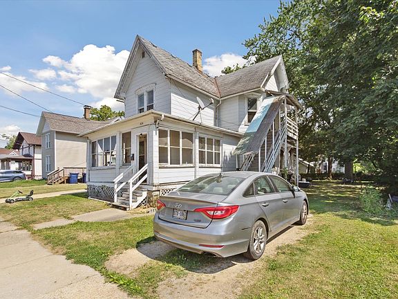 3rd image of 424 N Pearl St
