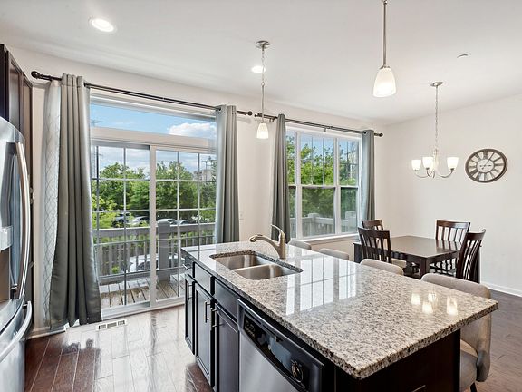 5th image of 310 Capulina Ct