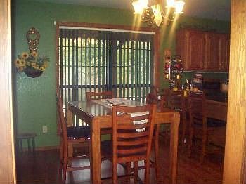 3rd image of 225 Hollow Ln