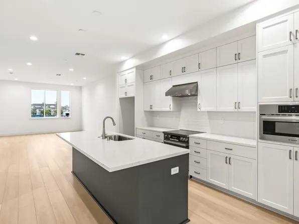 1668 Clement Ave, Alameda, CA 94501