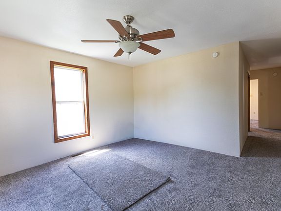 2nd image of 1055 Bond St