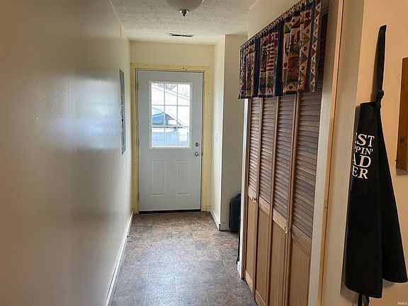 5th image of 5421 N Riverside Rd