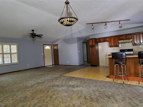 5th image of 1684 Hobelman Dr