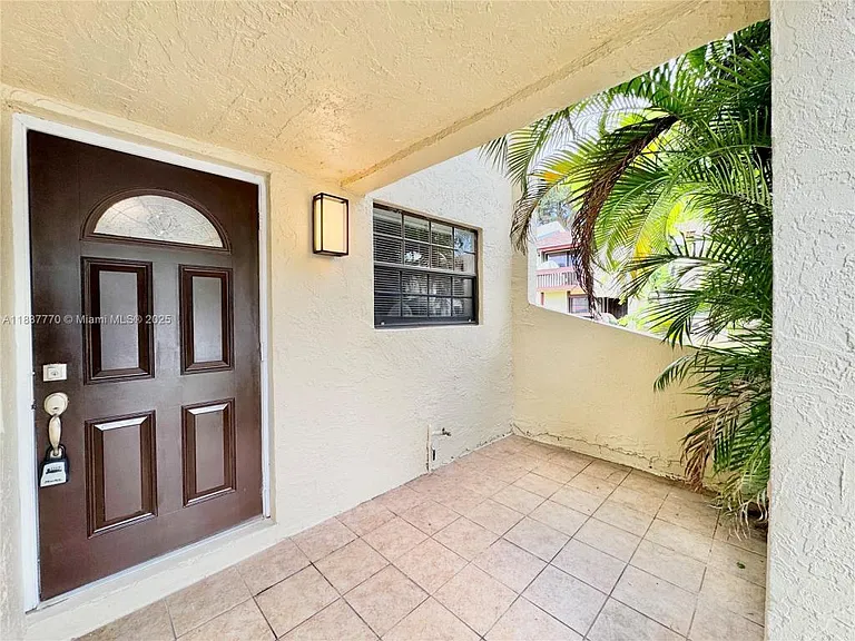 3840 SW 52nd Ave — Photo 10