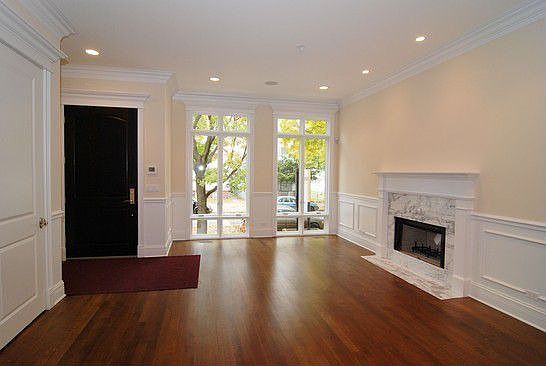2nd image of 3338 N Claremont Ave #1