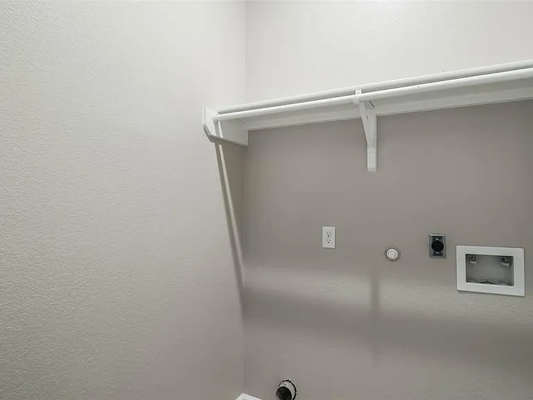 3207 Avenue O — Photo 24