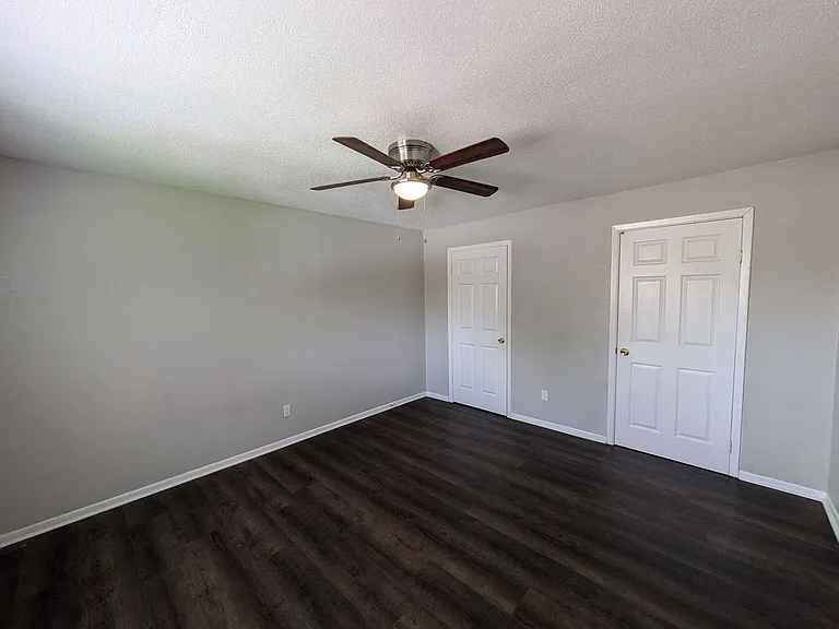 Sullivan Apartment Homes — Photo 32