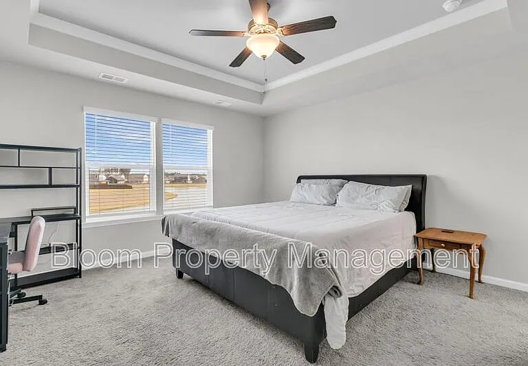 451 Carrara Dr — Photo 30