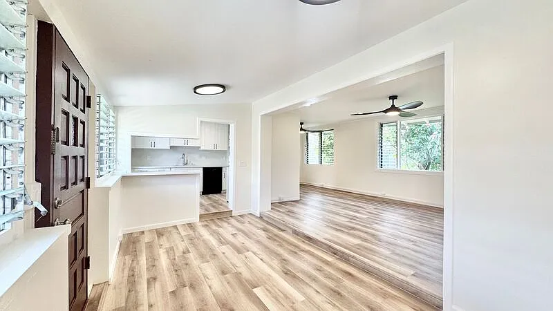 3 bed, 2.0 bath, 1516 sqft, $5,250 — Photo 3