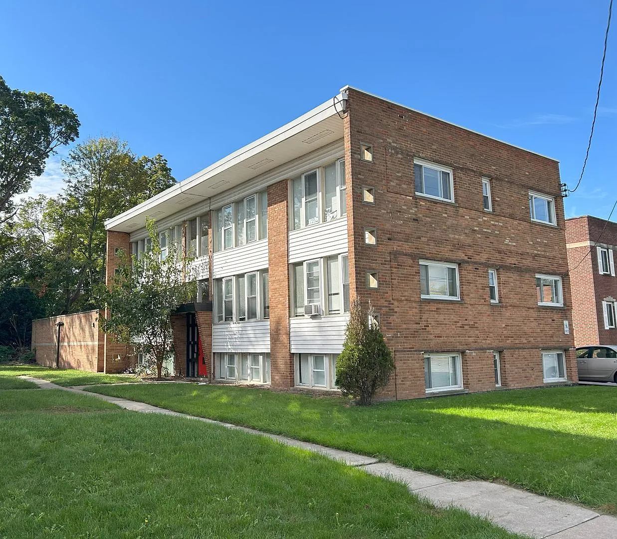 18923 Hilliard — Photo 4