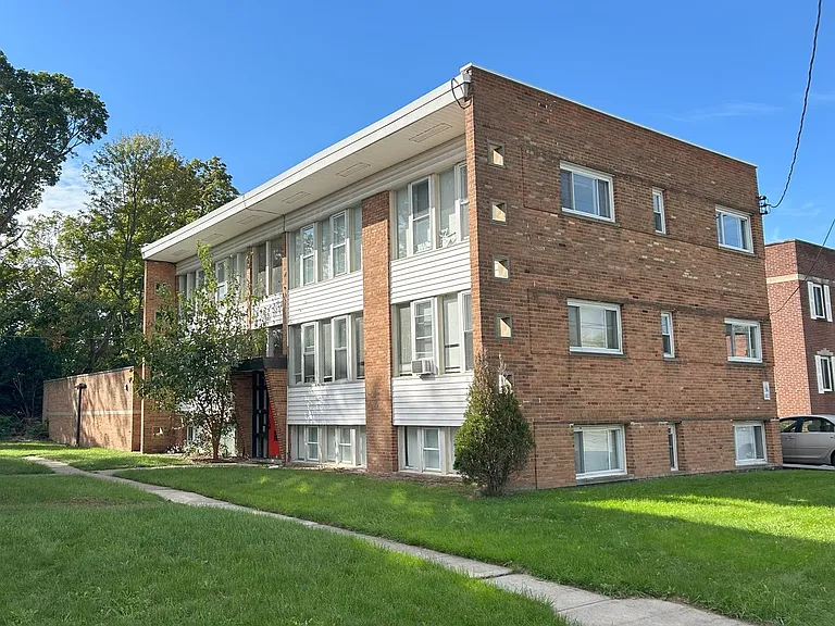 18923 Hilliard Blvd — Photo 4
