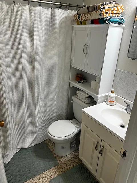 2 bed, 850 sqft, $1,300 — Photo 3