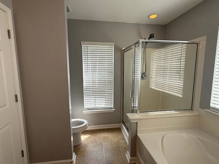 194 Avonshire Dr — Photo 13