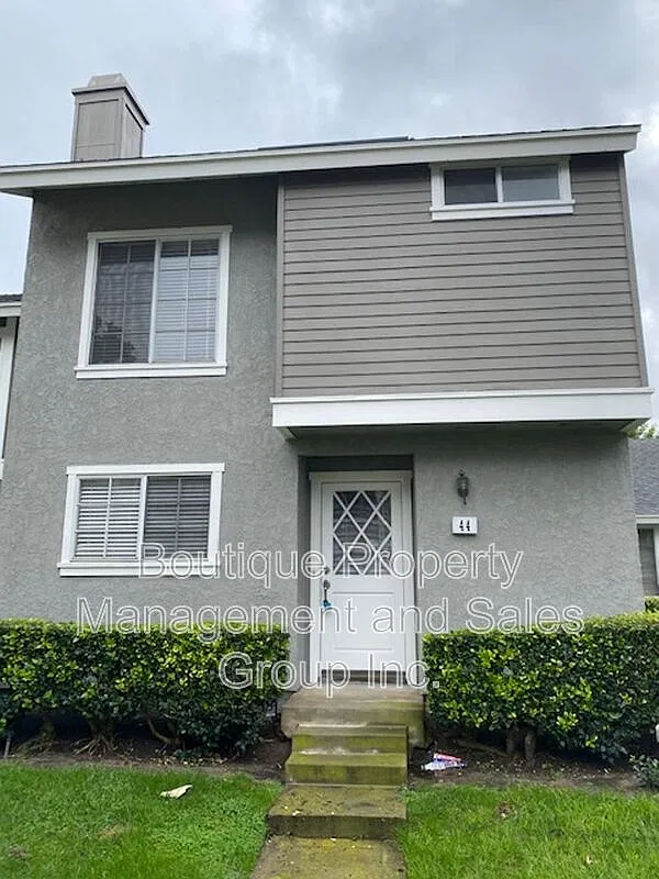 3 bed, 1.5 bath, 1260 sqft, $3,800 — Photo 1