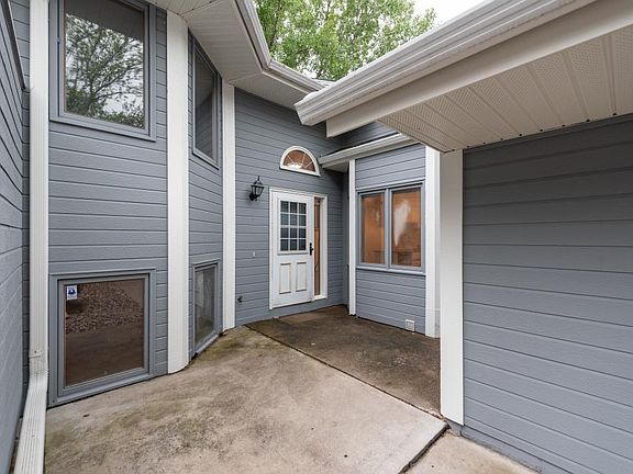 2nd image of 2735 River Hills Dr S